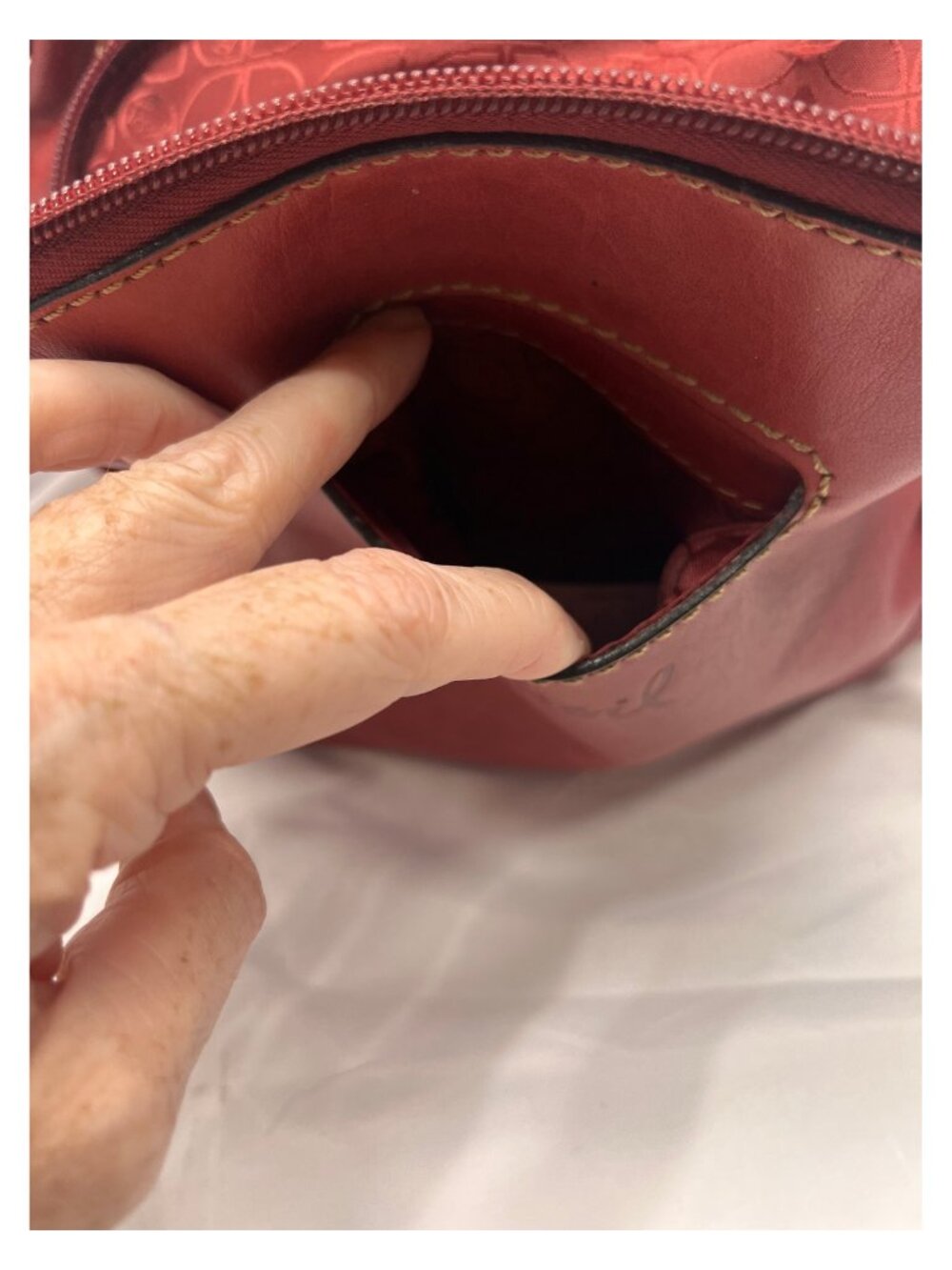 Fossil Red Leather Crossbody Bag Organizer Flap Zip Pockets Adjustable Strap - Picture 6 of 9